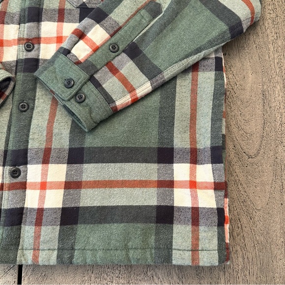 Patagonia Men’s Insulated Organic Cotton Midweight Fjord Flannel Shirt - Picture 2 of 9